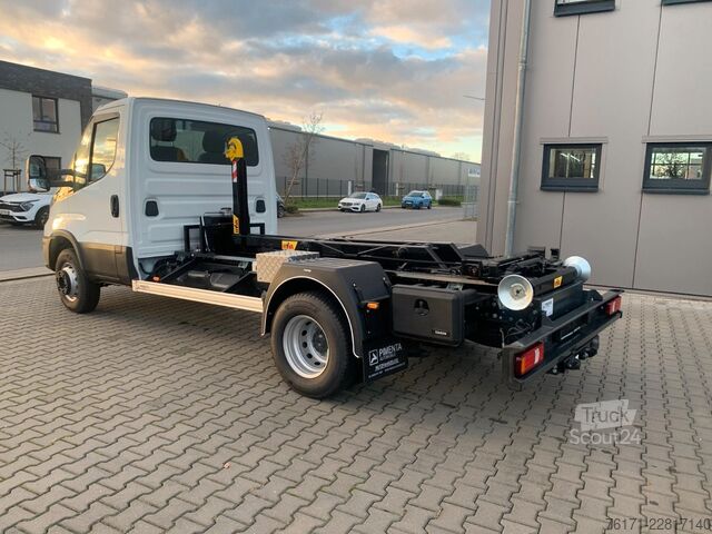 Furgón volquete trilateral IVECO Daily 70C18HP MY26 Hyva Abrollerkipper 05-32 AHK