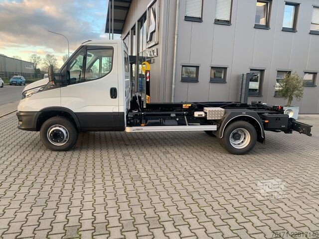 Furgón volquete trilateral IVECO Daily 70C18HP MY26 Hyva Abrollerkipper 05-32 AHK