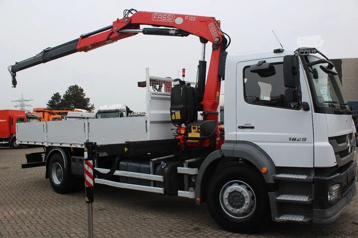 Vrachtwagen met kraan Mercedes-Benz Axor 1929 + FASSI F135 + REMOTE + EURO 5 + MANUAL