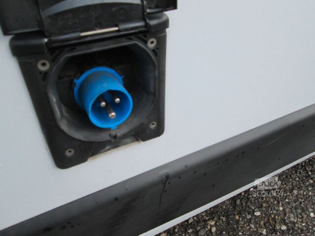 Kylskåpsbil FIAT Ducato 130 *Carrier Kühlwagen*Klima*Euro6*