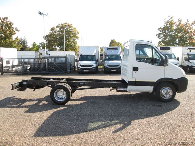 Bestelwagenchassis IVECO 60 C15 3.0 *Fahrgestell*