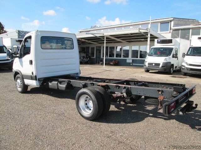 Bestelwagenchassis IVECO 60 C15 3.0 *Fahrgestell*