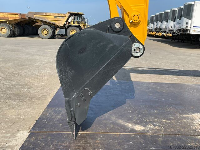 Excavator pe șenile JCB 205