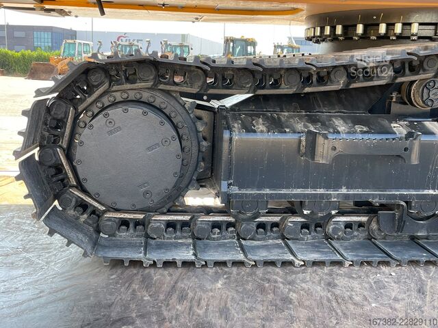 Excavator pe șenile JCB 205