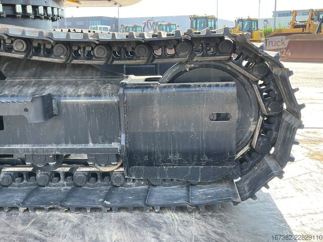 Excavator pe șenile JCB 205