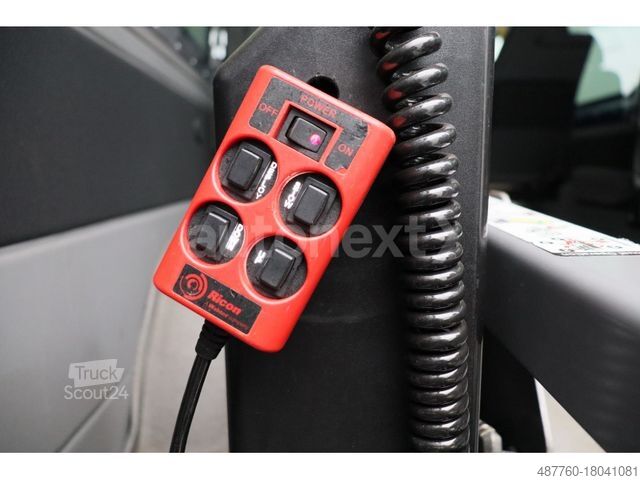 Minibus VOLKSWAGEN Crafter Kombi 35 *Rollstuhl-Lift* KAMERA 0903