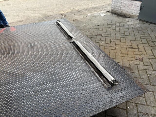 Gesloten bak Iveco Eurocargo 120E21 + euro 6 + lift + 12t + 5x in ...