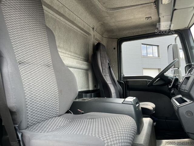 Mala Man TGL 12.180 / 12 Ton / 781 dkm / Oil Leak / Canv...