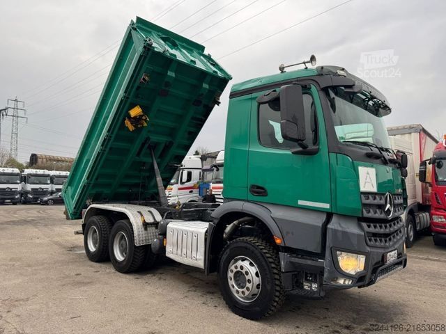 Pašizgāzējs kravas automašīna MERCEDES-BENZ Arocs 2645BB Meiller3-Seitenkipper/Bordmatik/6x4