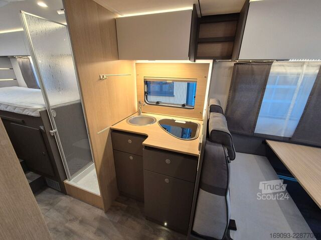 Félintegrált lakóautó LMC Tourer Lift H730G *Automatik*Klimaanlage*Radio