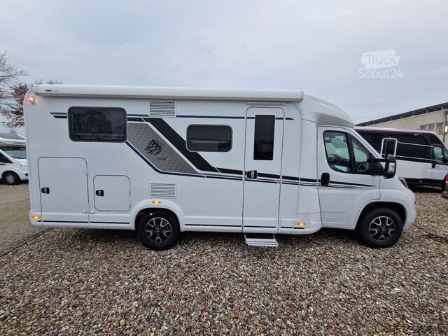 Polointegrovaný karavan KNAUS Sky Ti PLATINUM SELECTION 650 MEG Solar, Markise