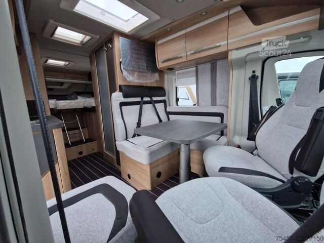 Polointegrovaný karavan KNAUS Sky Ti PLATINUM SELECTION 650 MEG Solar, Markise