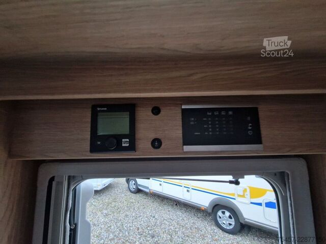 Polointegrovaný karavan KNAUS Sky Ti PLATINUM SELECTION 650 MEG Solar, Markise