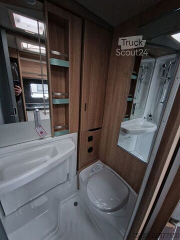 Polointegrovaný karavan KNAUS Sky Ti PLATINUM SELECTION 650 MEG Solar, Markise