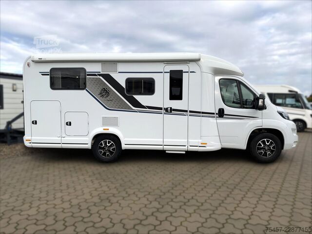 Polointegrovaný karavan KNAUS Sky Ti PLATINUM SELECTION 650 MEG Solar, Markise