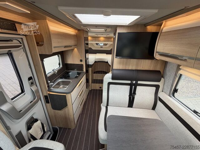 Polointegrovaný karavan KNAUS Sky Ti PLATINUM SELECTION 650 MEG Solar, Markise