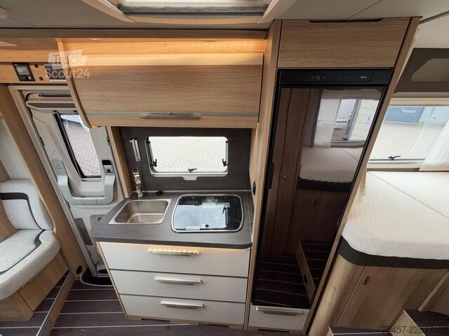 Polointegrovaný karavan KNAUS Sky Ti PLATINUM SELECTION 650 MEG Solar, Markise