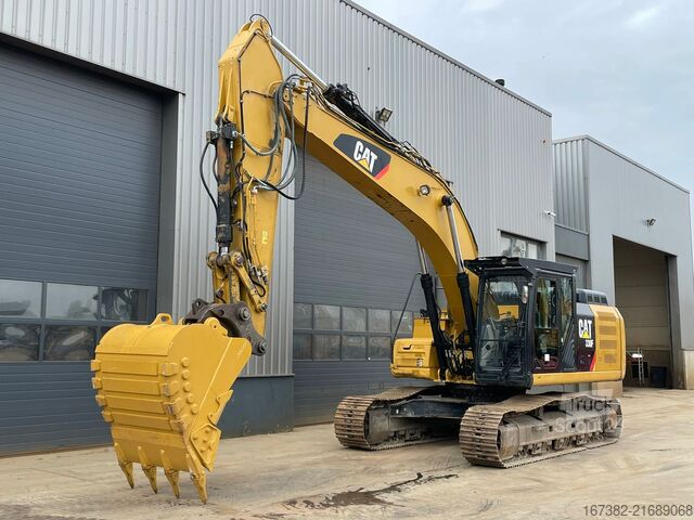 Paletli ekskavatör Caterpillar 330FLN