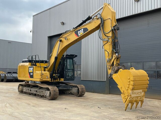 Paletli ekskavatör Caterpillar 330FLN