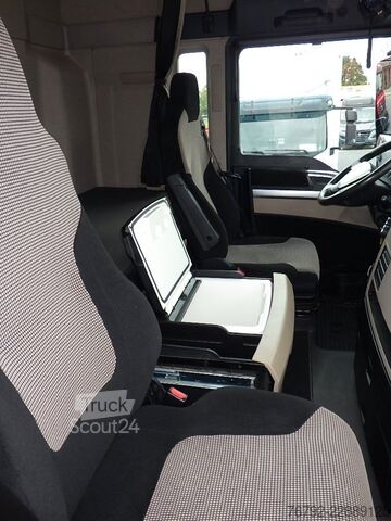 Nákladné auto s plochou korbou a plachtou MAN TGX 26.460 LL L-Fhs./Pritsche/LBW/Lenkachse/Ret.