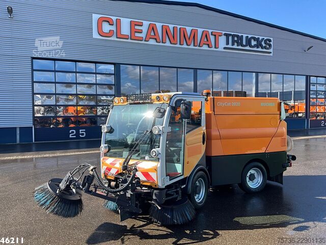  Bucher Citycat 2020 with 3-rd brush