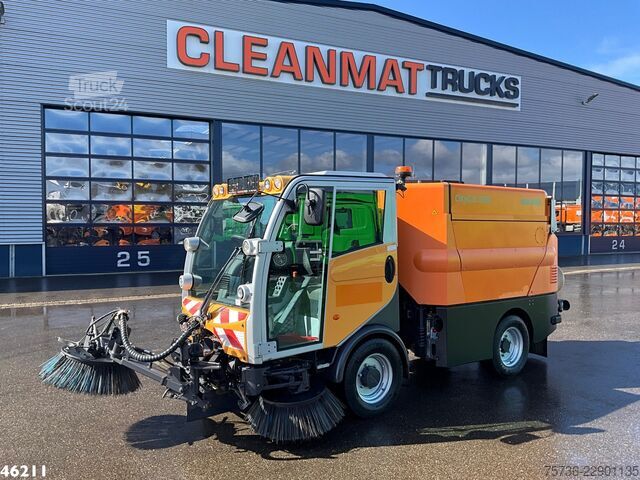  Bucher Citycat 2020 with 3-rd brush