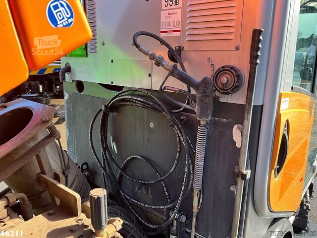  Bucher Citycat 2020 with 3-rd brush