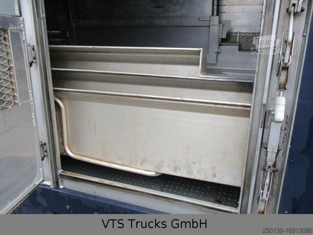 Atrelado de transporte de cavalos MENKE-JANZEN 4.Stock Viehanhänger m. Aggregat Hubdach Tränke