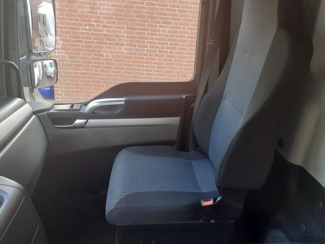 Camion avec caisse MAN TGL