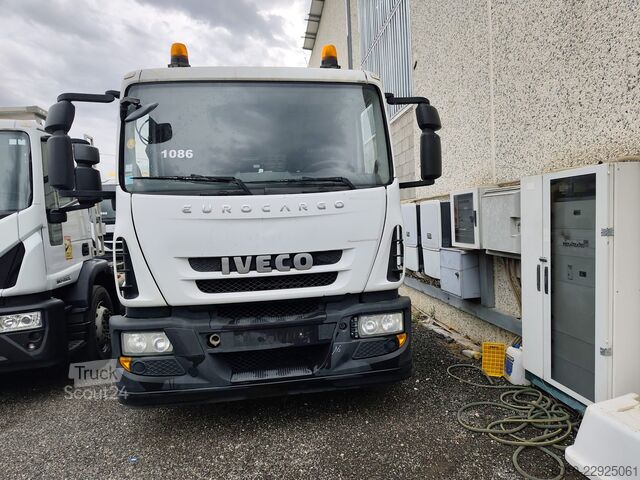 камион с кран Iveco EuroCargo 180E25K