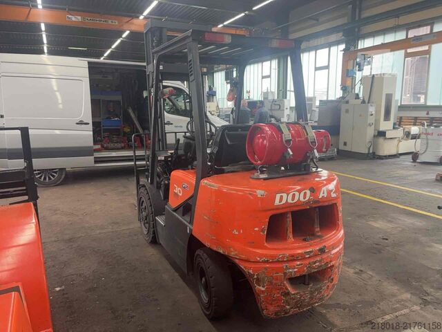 Crawler excavator DOOSAN G30G