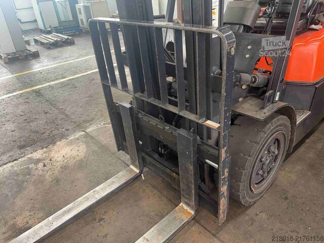 Crawler excavator DOOSAN G30G