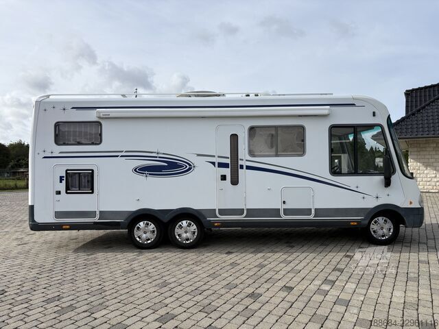 Entegre karavan Niesmann+Bischoff Flair 7100 Barversion