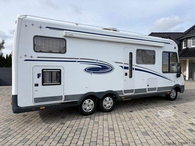 Entegre karavan Niesmann+Bischoff Flair 7100 Barversion