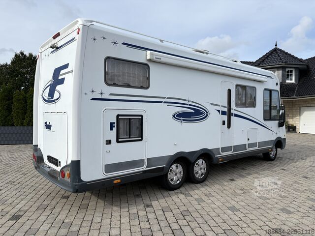 Entegre karavan Niesmann+Bischoff Flair 7100 Barversion