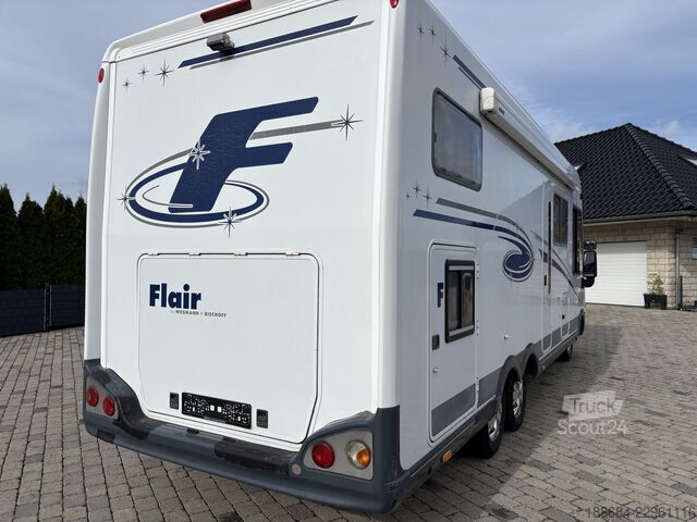 Entegre karavan Niesmann+Bischoff Flair 7100 Barversion