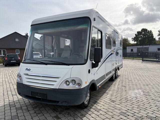 Entegre karavan Niesmann+Bischoff Flair 7100 Barversion