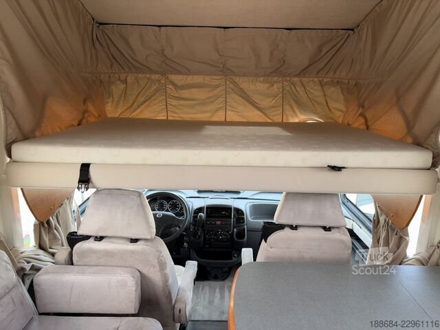 Entegre karavan Niesmann+Bischoff Flair 7100 Barversion