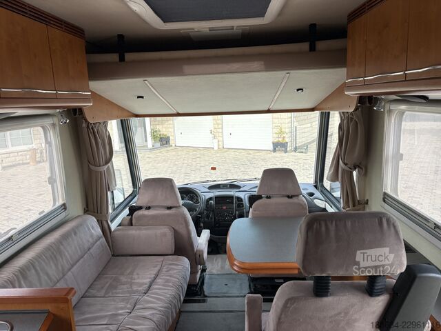 Entegre karavan Niesmann+Bischoff Flair 7100 Barversion