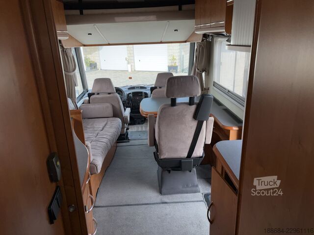 Entegre karavan Niesmann+Bischoff Flair 7100 Barversion