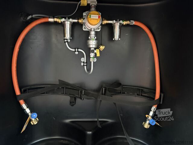 Entegre karavan Niesmann+Bischoff Flair 7100 Barversion