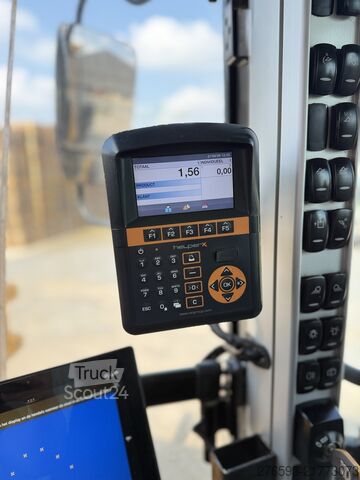 Kolesni nakladalnik Volvo L120H