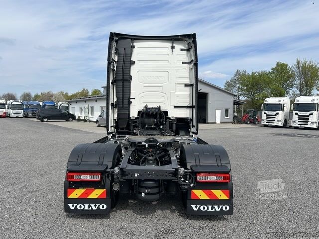 Standard nyergesvontató Volvo FH 500 Aero Euro 6 Globe XL Leder Mikrowelle