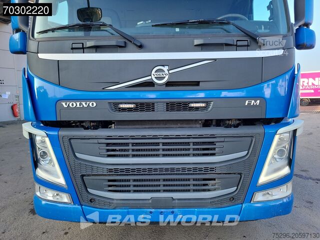 Araba taşıyıcı Volvo FM 500 FM 8X2 Machine transporter Winch Lift-Ax...