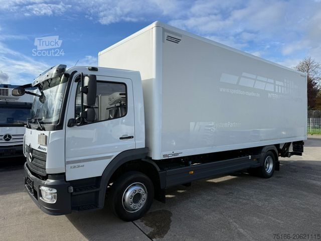 Skriňové nákladné vozidlo MERCEDES-BENZ ATEGO 1224 L Koffer 7,20 m LBW 1,5 T*AHK*94 tkm