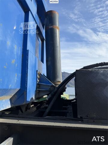 Maur carrosseriebouw 3-assige en kipper oplegger te koop als reparatieobject Maur Bilpåbygg 3 axles and tipping semi-trailer for sale as a rep