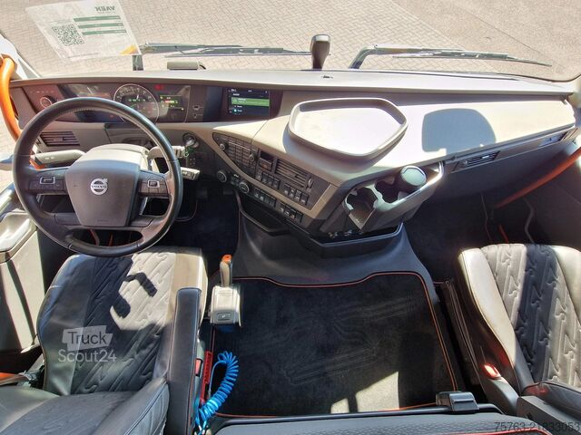 Standardni SZM Volvo FH 13.540 Globetrotter XL 6x2 - "25 year editio...