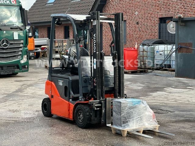 Front loader forklift TOYOTA 16 T 48V Elektro Lithium-Ionen Batterie