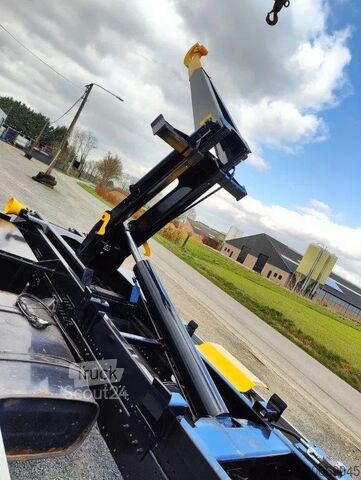 Haakarmsysteem MAN TGL 12.250 Containersysteem Jimeca met kraan Pa...