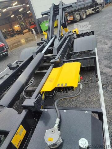 Haakarmsysteem MAN TGL 12.250 with NEW Containersystem / Hooklift ...